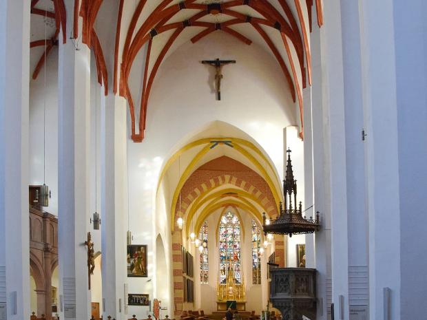Mittelschiff der Thomaskirche nach Osten